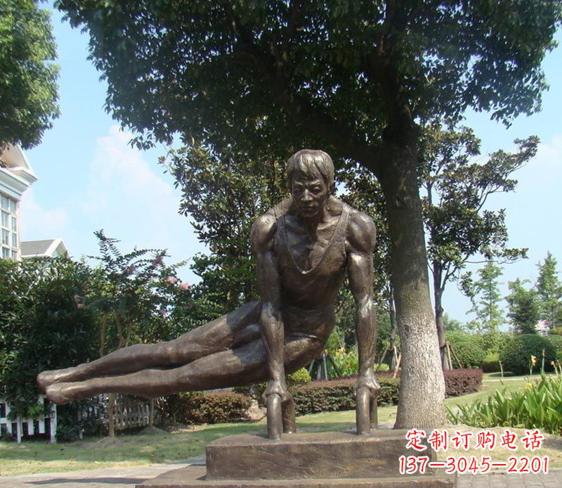 淄博集运动员精神于一身的铜雕