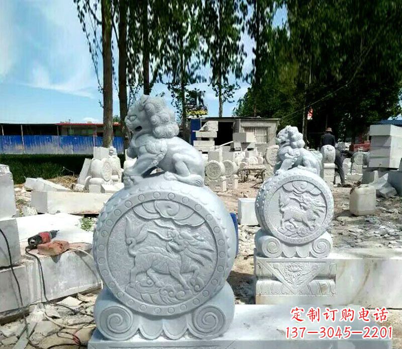 淄博狮子抱鼓石招财门墩石雕,铸就心愿