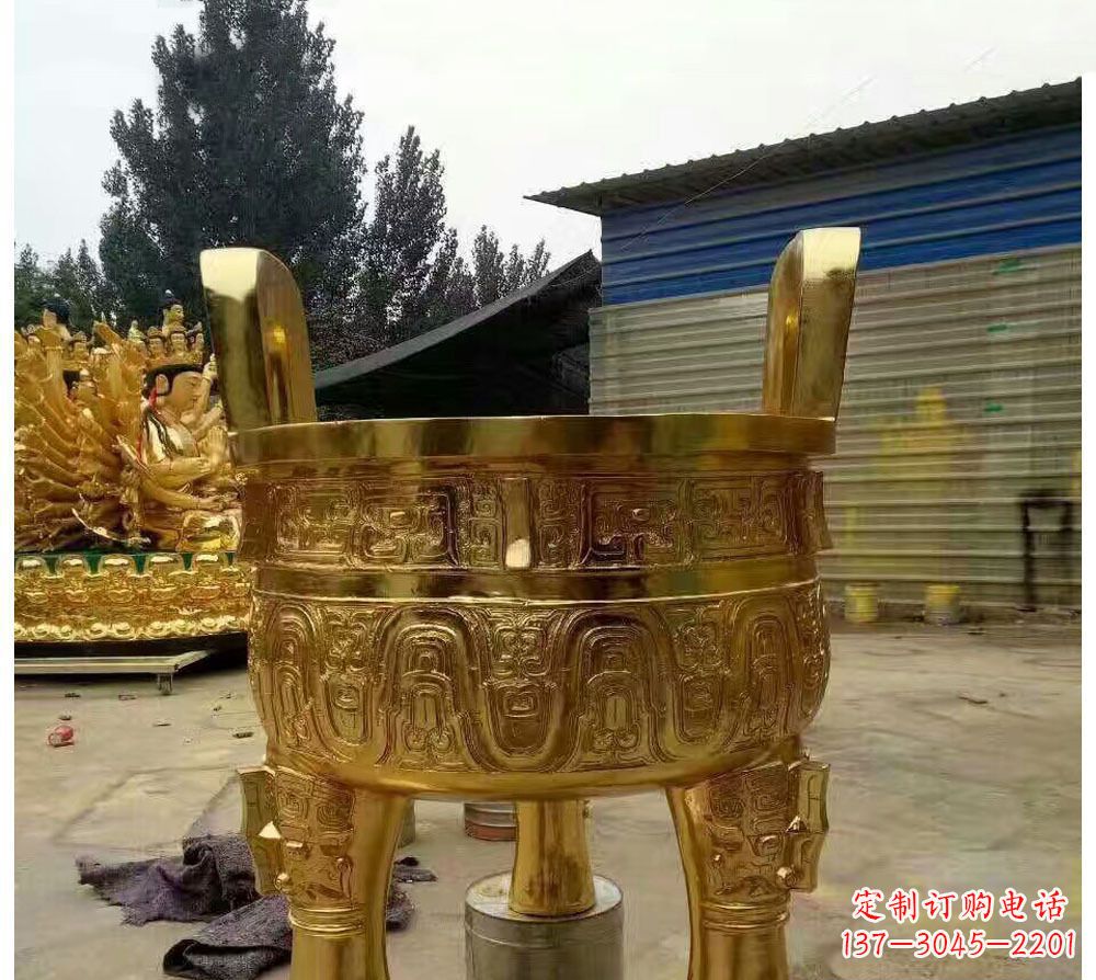 淄博寺庙三足圆形香炉铜雕