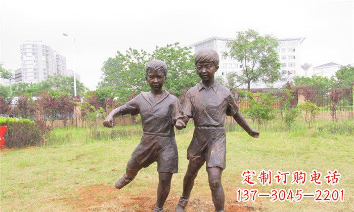 淄博踢足球公园人物铜雕 (2)