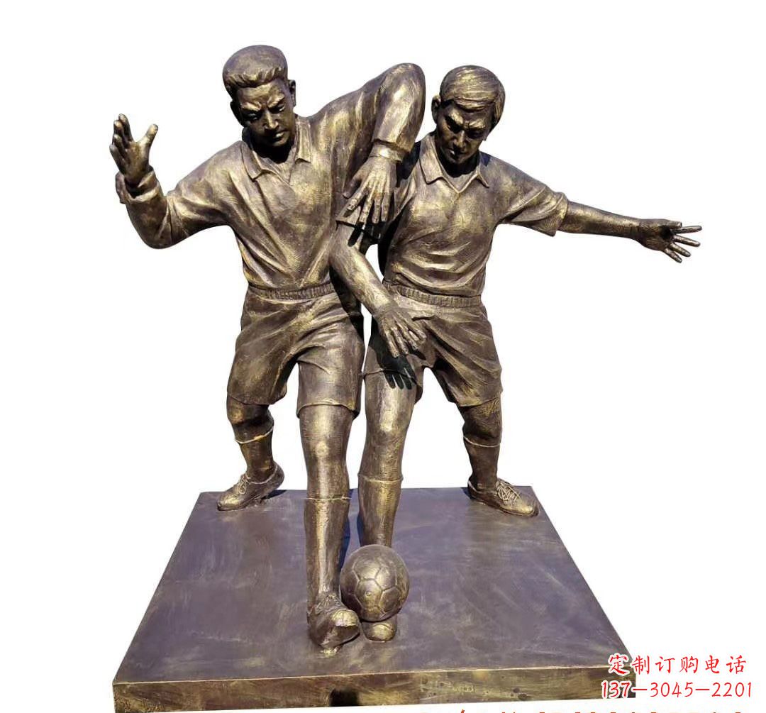 淄博踢足球人物铜雕
