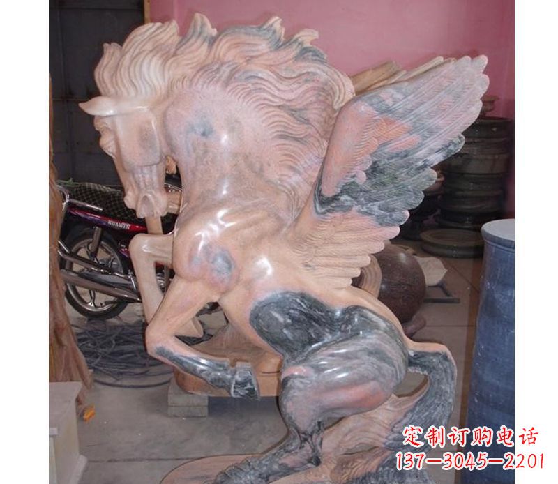 淄博晚霞红奔马石雕