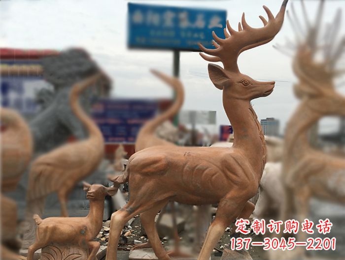 淄博晚霞红动物驯鹿公园石雕