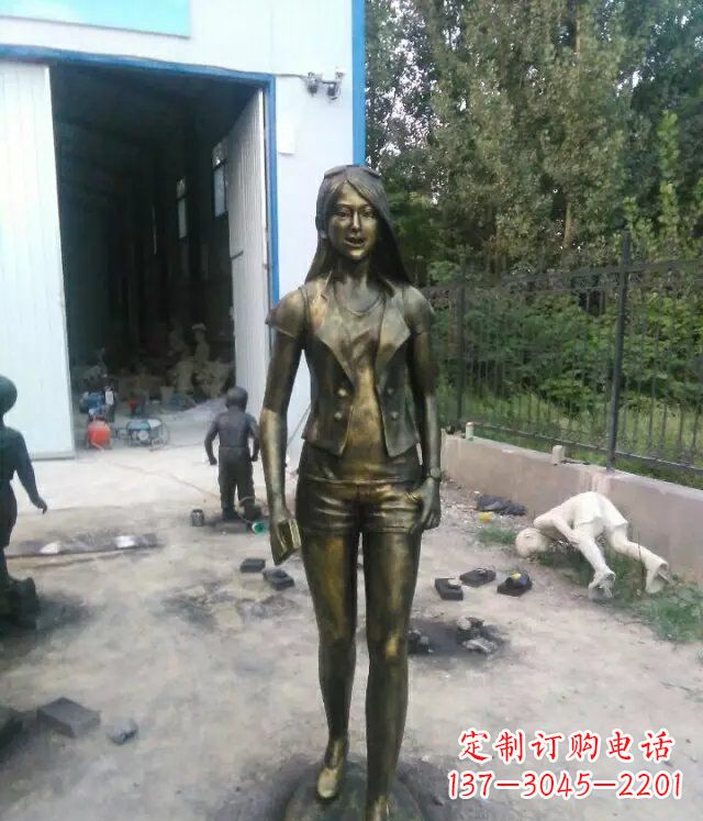 淄博现代美女广场人物铜雕