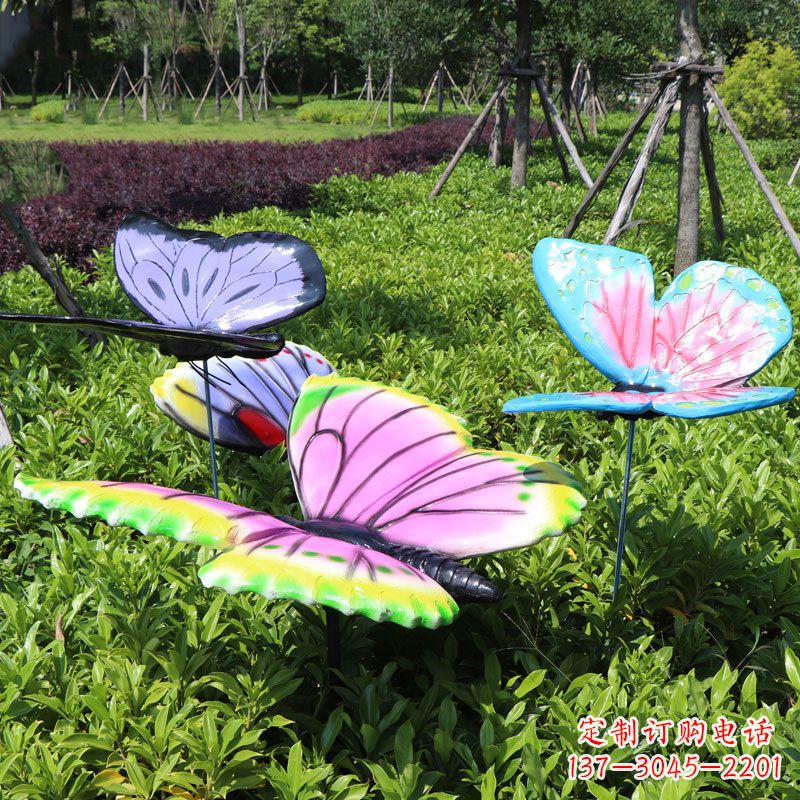 淄博展翅的蝴蝶,公园草丛仿真动物装饰雕塑