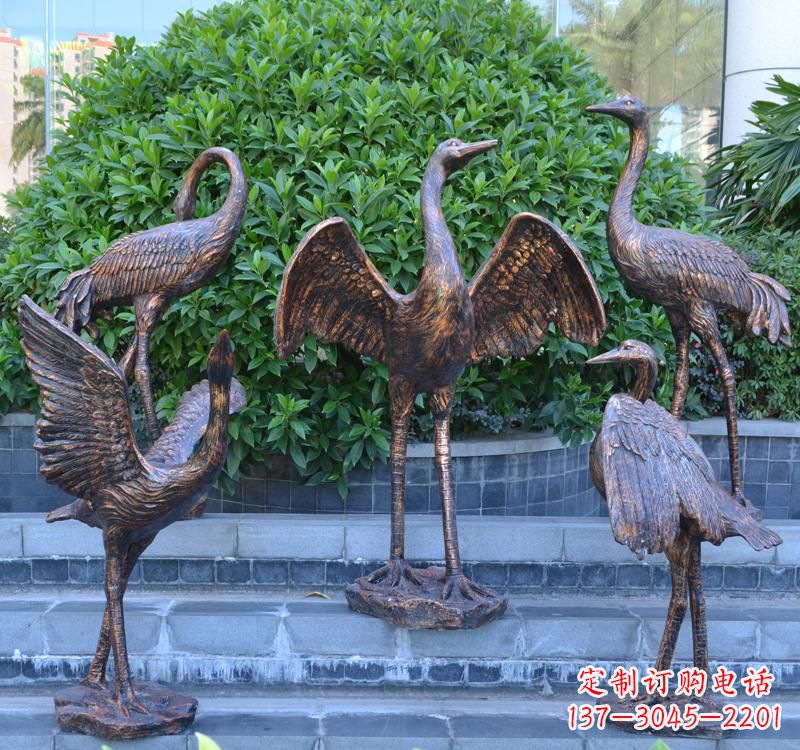 淄博展翅仙鹤雕塑