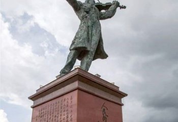 淄博音乐家聂耳拉小提琴景观名人雕塑