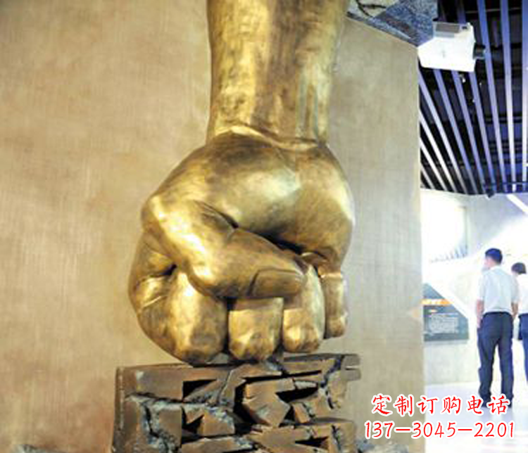 淄博反腐廉政文化拳头雕塑