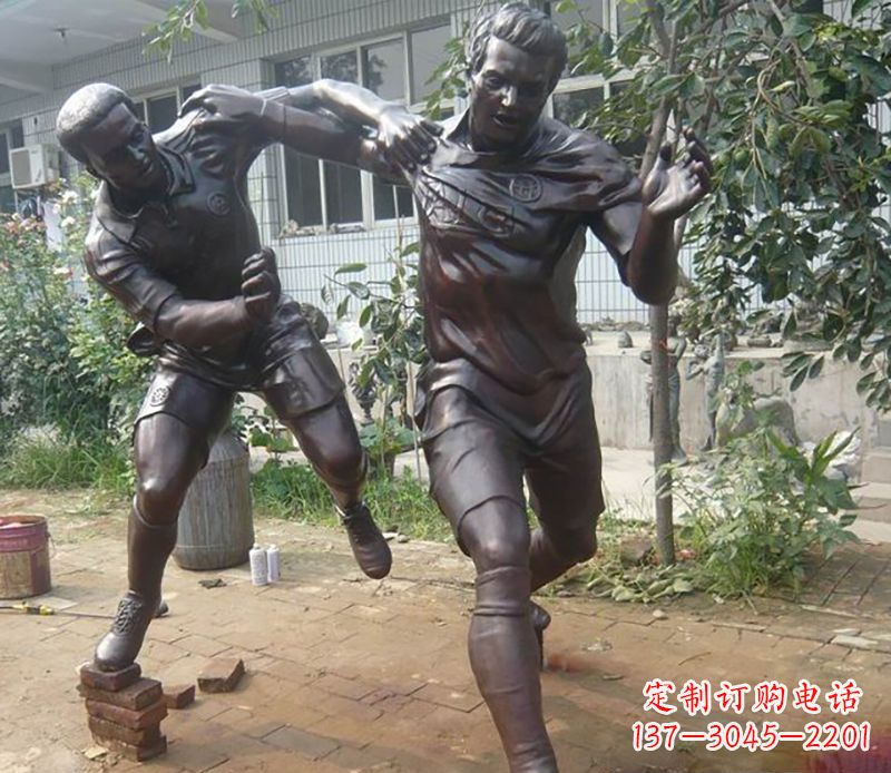 淄博足球运动公园人物铜雕