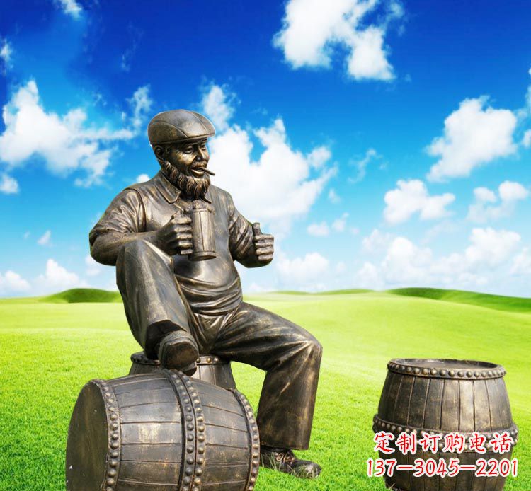 淄博坐酒桶喝啤酒的西方人物铜雕