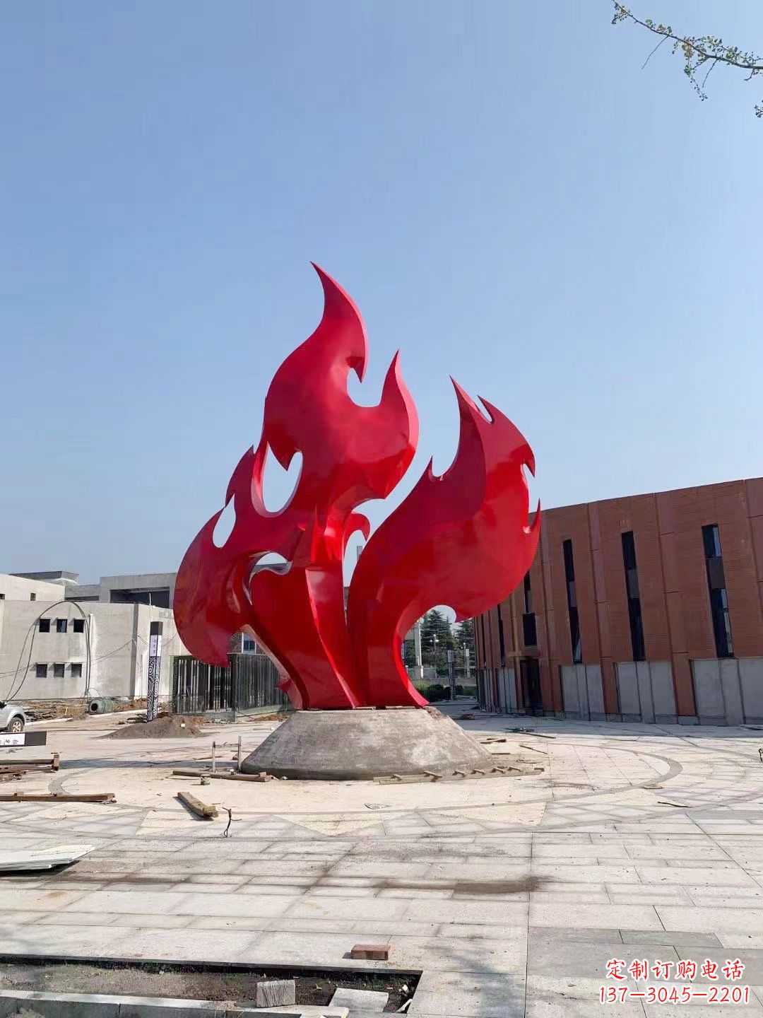 淄博大学操场抽象不锈钢火苗雕塑